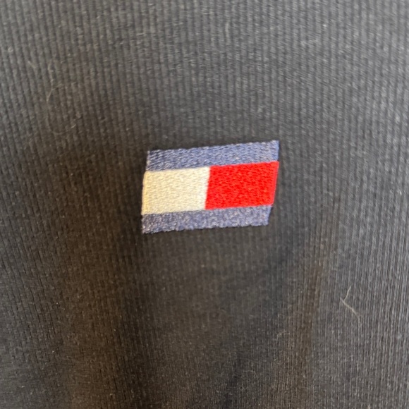Tommy Hilfiger Black T-Shirt with Logo Patch - Picture 2 of 5